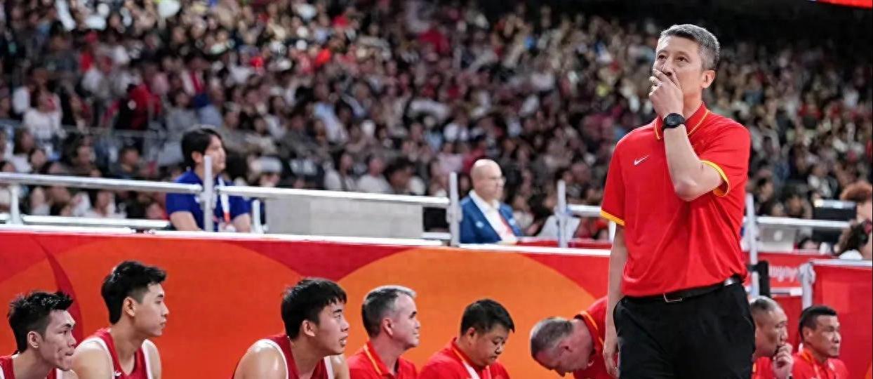 中国男篮77:97惨败日本，郭士强压力陡增，亚运会半决赛20分大败