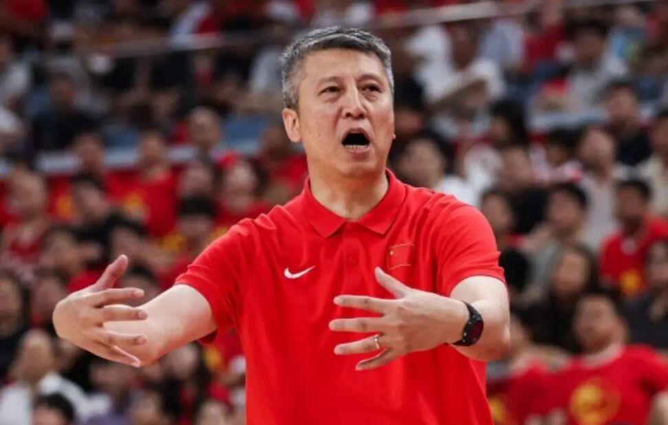 郭士强暂不离任，上海男篮考察麦基，萨姆纳将与广东男篮会合