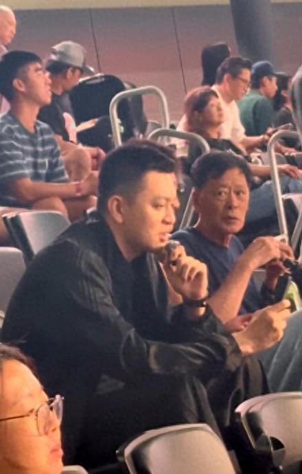 杨鸣亚运会观赛提前离场，中国男篮惨败日本31分