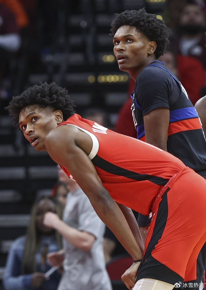 NBA历史首对亿元兄弟！奥萨尔5年1.55亿续约 活塞队官宣