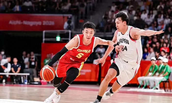 中国男篮输球引争议，郭士强战术体系遭质疑