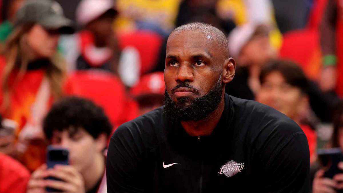 NBA内部人士：勒布朗·詹姆斯带领的76人队纸面阵容强大但前景不明