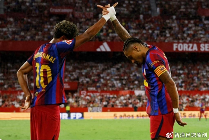 巴萨客场3-1逆转塞维利亚：拉菲尼亚连场戴帽，亚马尔两助攻