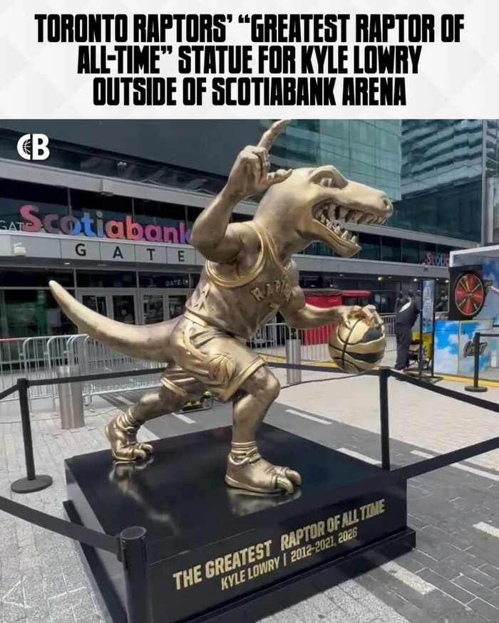 凯尔·洛瑞获颁城市钥匙 猛龙为其打造独特雕像