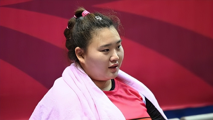 刘禹彤首节登场5分钟领4犯 中国女篮大胜泰国65分