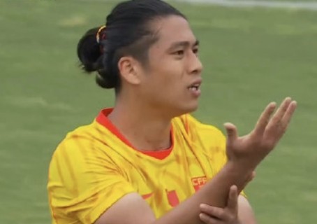 张玉宁半场两获禁区内无人盯防射门机会均未破门 中国U23亚运男足0-0战平伊朗U23