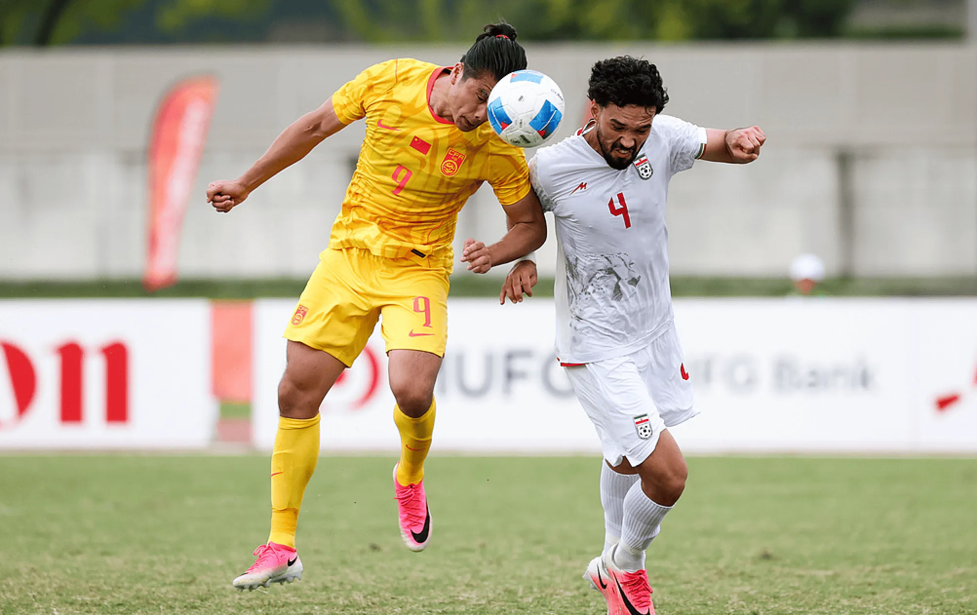 U23国足0-0伊朗，控球率32%-68%，射正1-0