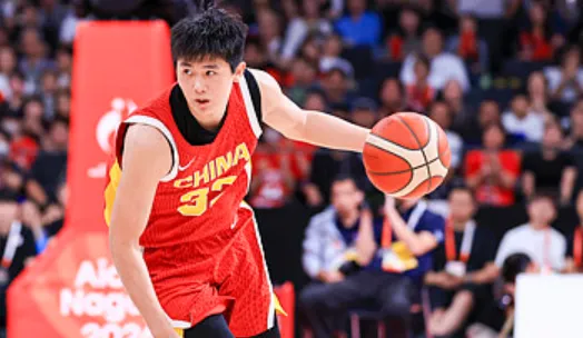 亚运会中国男篮70-79不敌伊朗，李悦洲3分钟贡献2分1篮板1助攻
