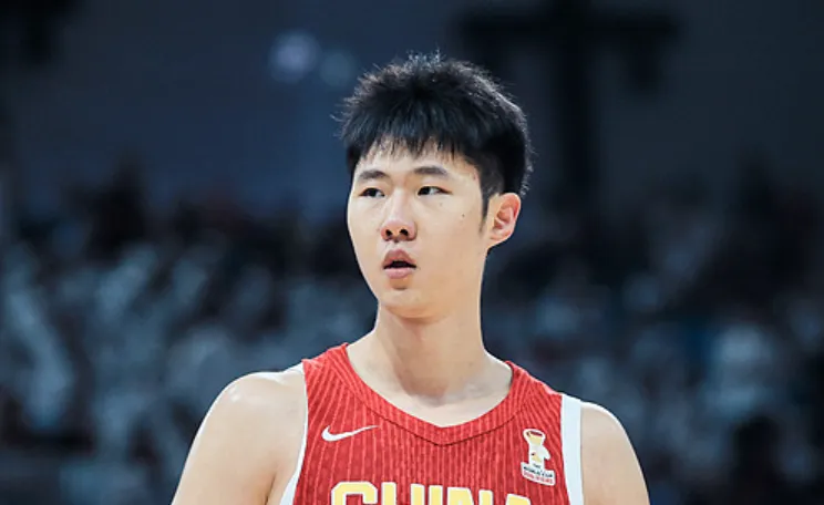 中国男篮赵嘉义亚运铜牌赛出战16分钟,两场场均6分1.5篮板