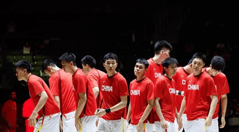 中国男篮70-79不敌伊朗,防三分和篮板球成致命短板