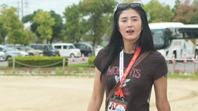 赵丽娜现身亚运会为中国男足助威：签运不错能打成这样已相当不错