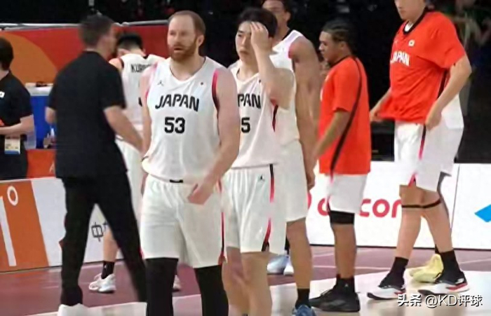 亚运会男篮半决赛中国男篮频繁使用高位弧顶挡拆,内线优势被浪费