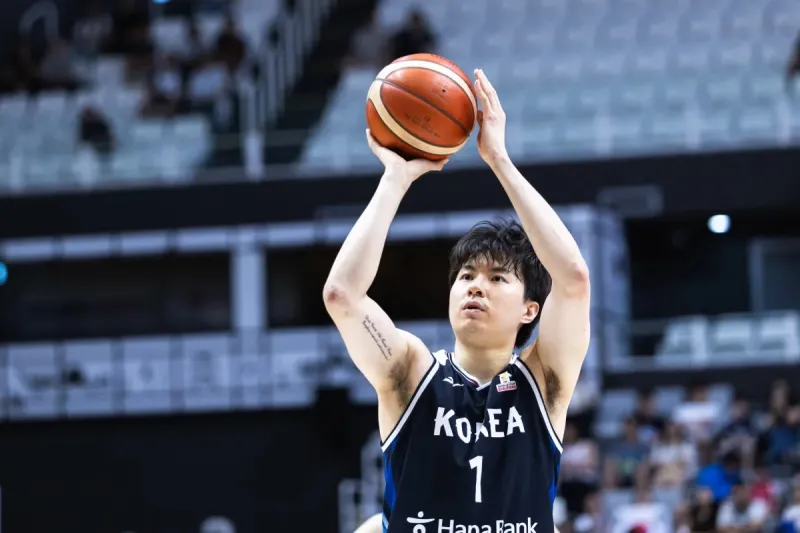 李贤重亚运决赛砍27+18+3，韩国男篮67-57日本夺金