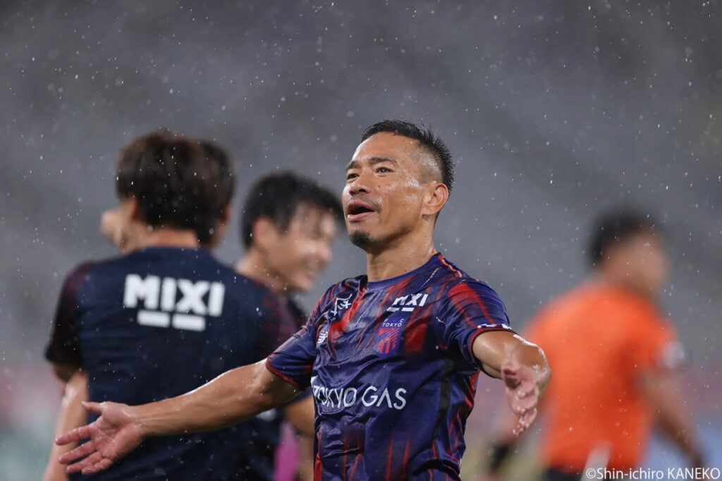长友佑都40岁生日当天右膝前交叉韧带受伤 FC东京官方确认