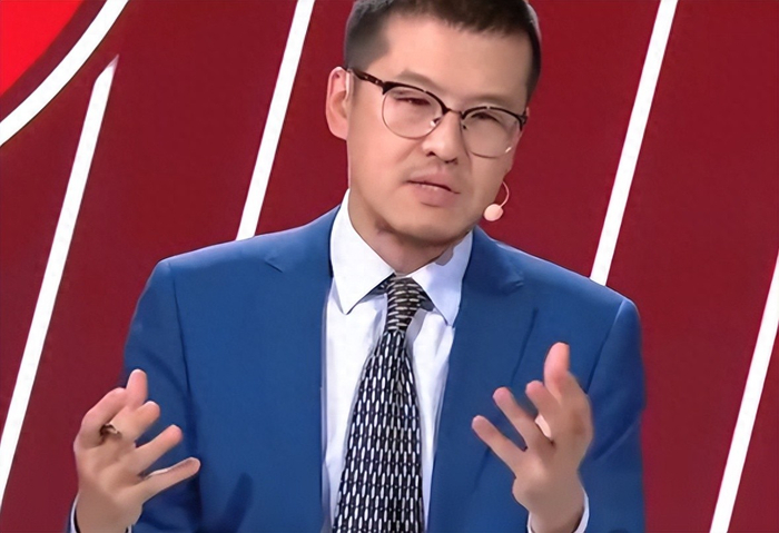 杨毅炮轰郭士强:中国男篮人才荒,手中有牌却打不出效果