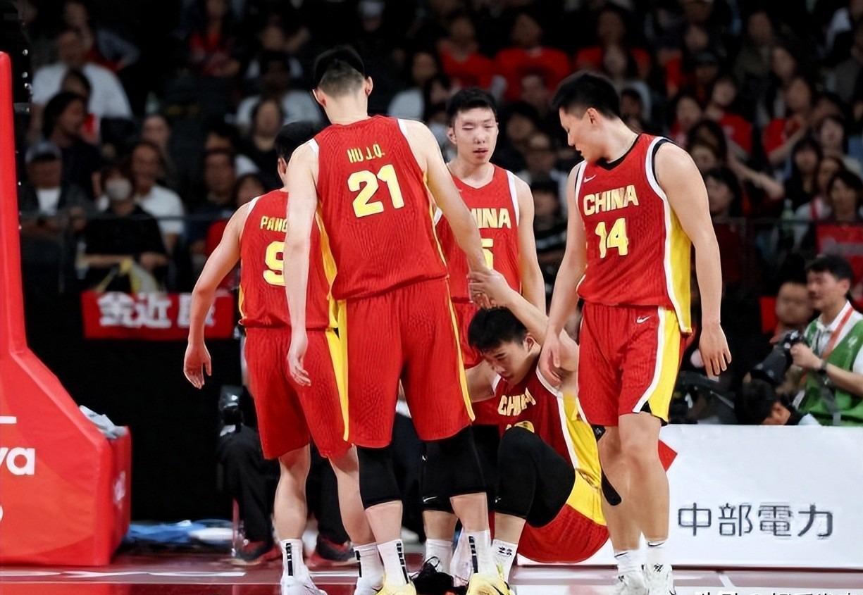 中国男篮70:79不敌伊朗 全队被要求写总结