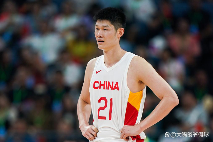 胡金秋脚步迟缓遭质疑 中国男篮内线谁来补缺