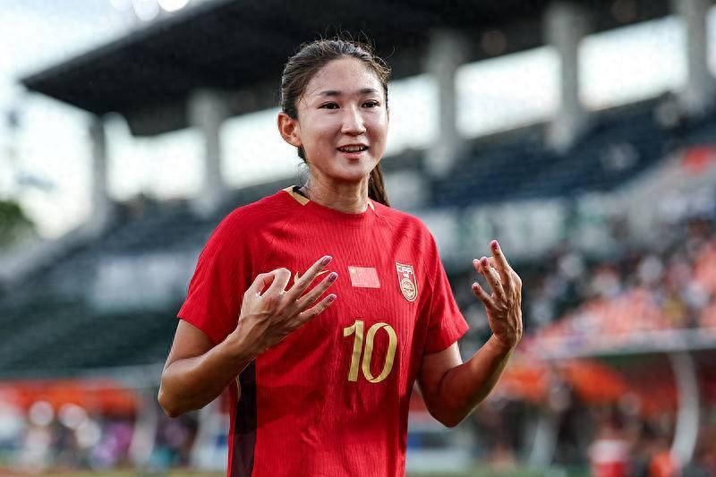 中国女足5比1大胜菲律宾队 锁定小组头名