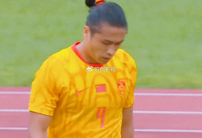 亚运男足0-0逼平伊朗，张玉宁吴曦破门良机错失