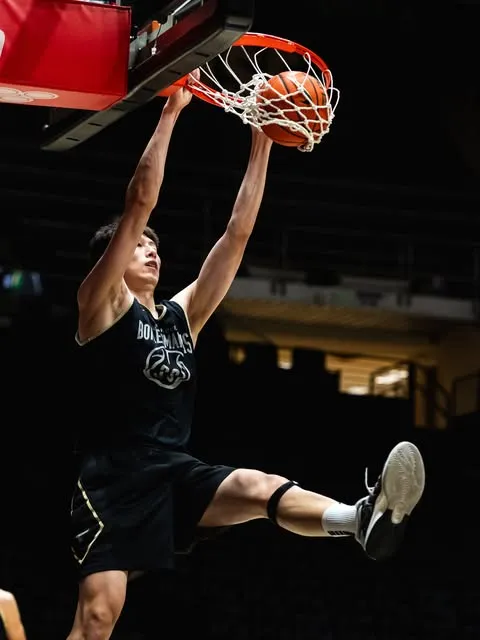 NCAA普渡大学公布训练照 中国球员郇斯楠首秀