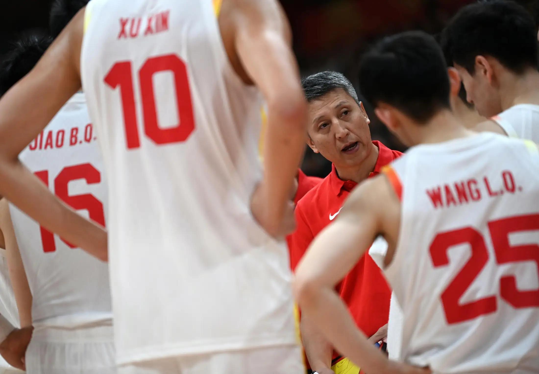中国男篮备战世预赛第五窗口:召回5人淘汰5人,晋级希望或提升