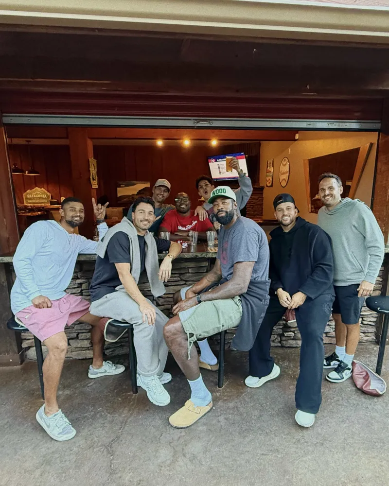德安德烈-乔丹晒打高尔夫照：跟朋友们打一年一度的Ryder杯