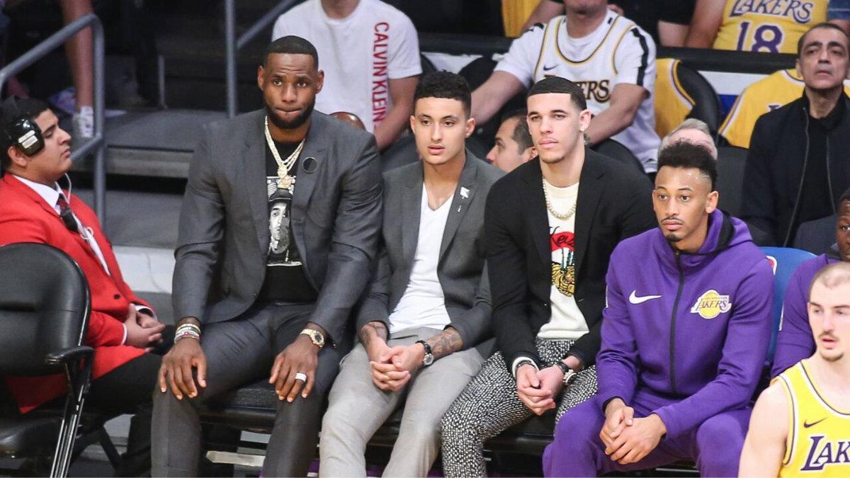 朗佐·鲍尔回应退役传闻：我还在等电话，NBA赛季还长着呢
