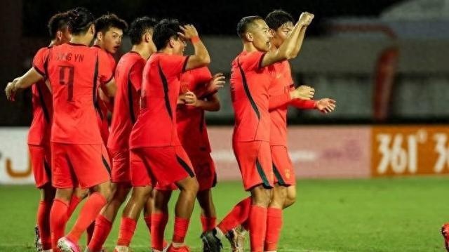 国足亚运队力压伊朗朝鲜小组头名出线 0比0逼平阿联酋终结魔咒