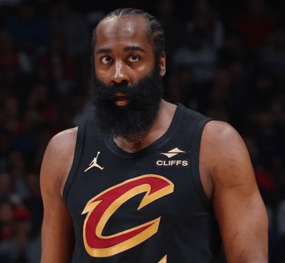 过去10个NBA季后赛单场3+抢断场次：哈登27次居首