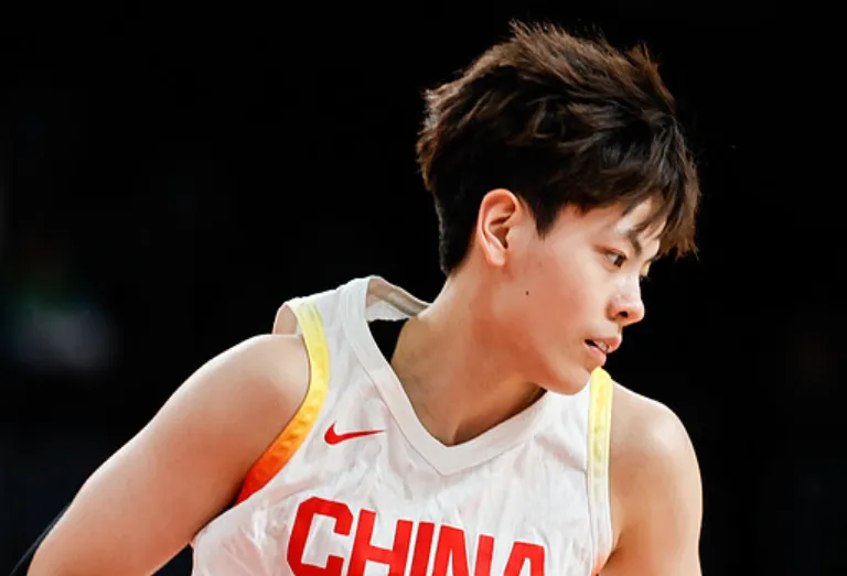 中国女篮89-63胜蒙古晋级四强 杨舒予伤势无大碍