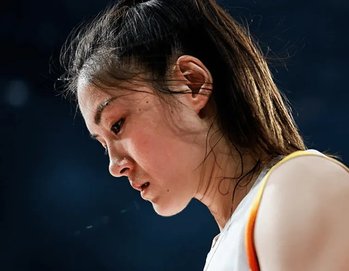 中国女篮89-63晋级四强，张曼曼贾赛琪邓雨婷表现失意