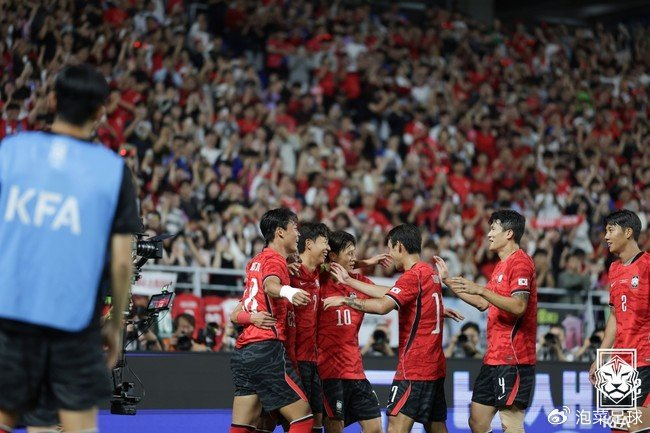 莫雷诺率韩国队3-0完胜厄瓜多尔，孙兴慜破门助首秀开门红