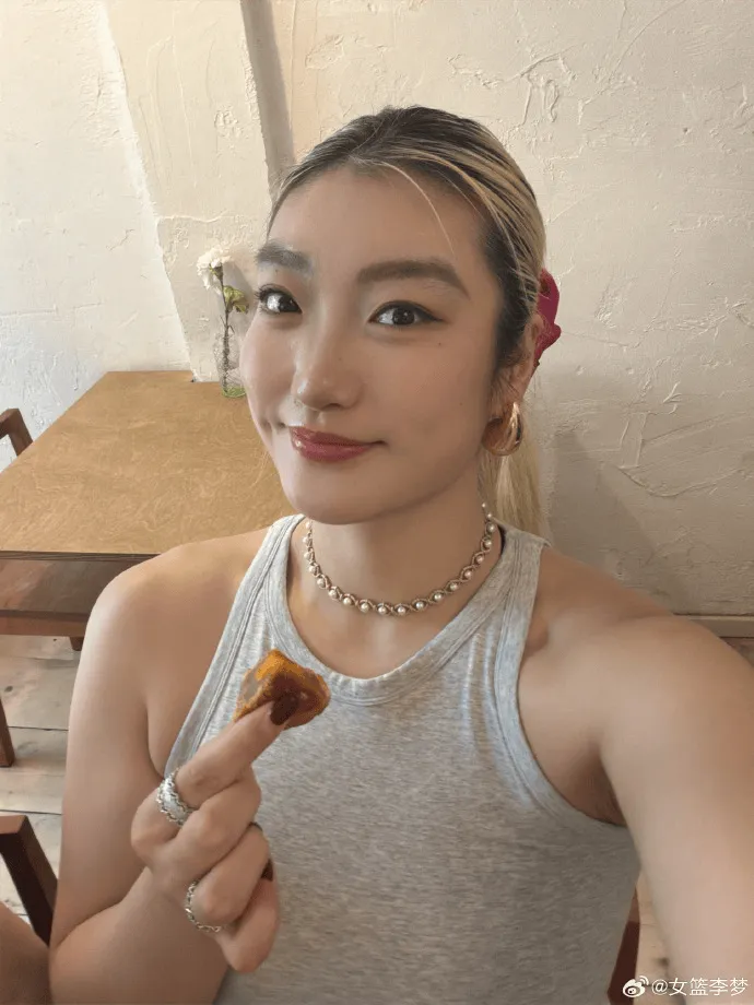 李梦加盟Project B女篮联赛，起薪每年200万美元