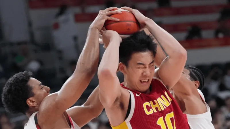 哈恰图良剖析中国男篮10大问题:接球犹豫、无球跑动缺失等