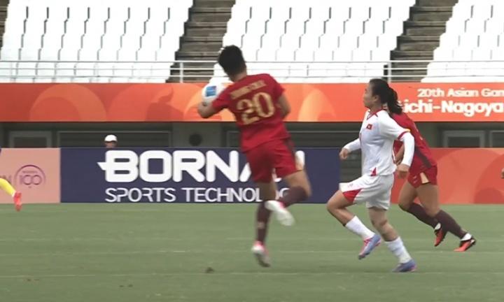 中国女足vs越南女足 亚运会女足1/4决赛张程雪手球染黄