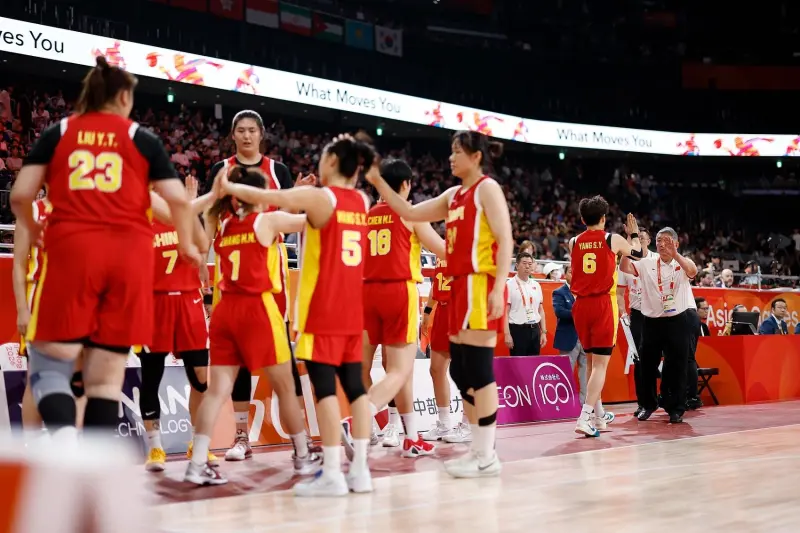 中国女篮亚运会半决赛三分13中0，去年每人每天投400球练投篮
