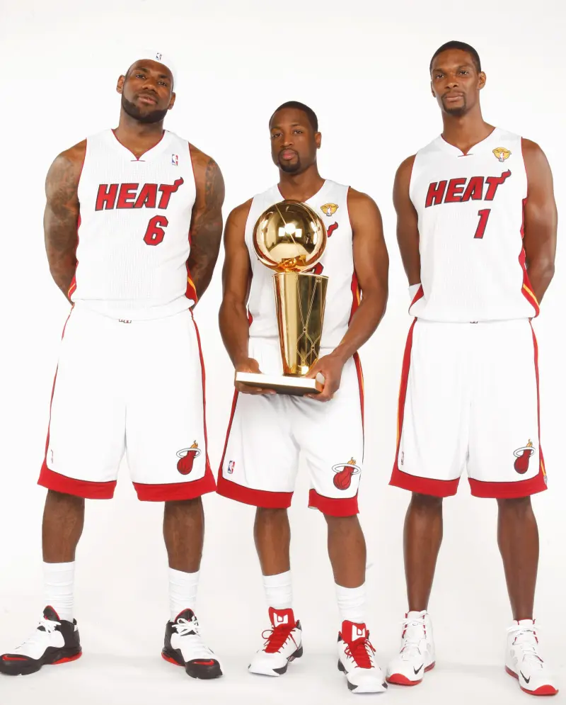 NBA官方晒出媒体日经典合影:多位传奇球星齐聚