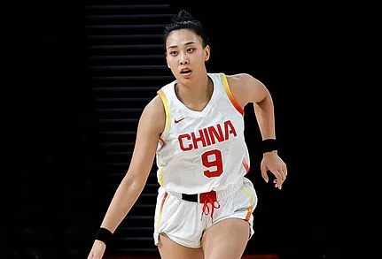 唐子婷亚运会4场数据出炉,场均7.3分4篮板3助攻