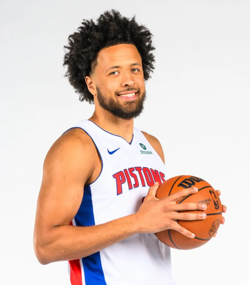 NBA官方为凯德-坎宁安庆生，25岁生日快乐