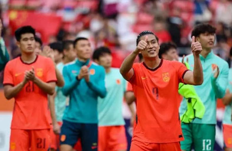 U23国足对阵泰国U23，张玉宁与拜合拉木领衔冲击淘汰赛