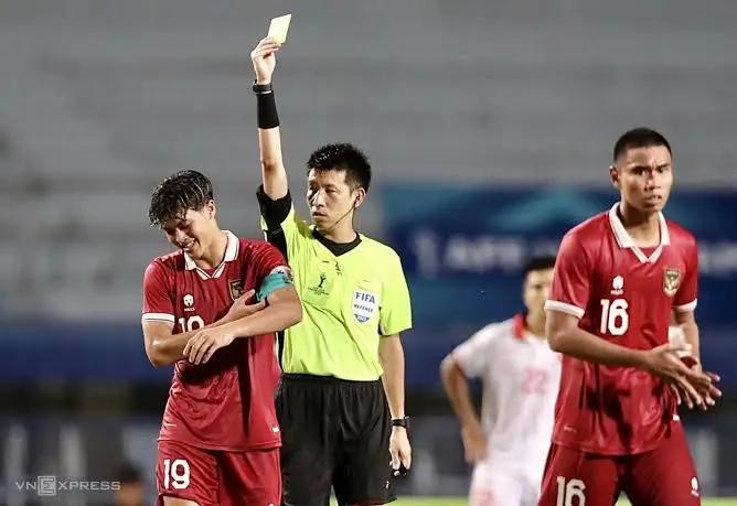 中国U23vs泰国U23裁判笠原宽贵执法数据:近20场50黄2红3点