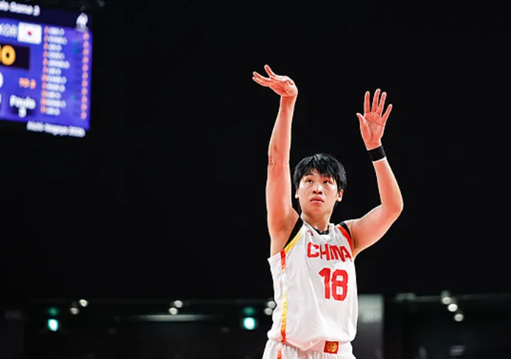 陈明伶半场出战14分钟砍下12分，中国女篮36-36战平中国台北女篮