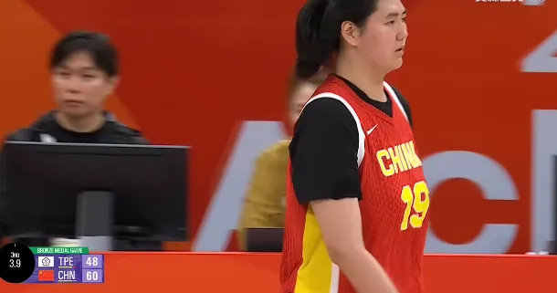 亚运会女篮铜牌赛:中国女篮三节60-48领先中国台北