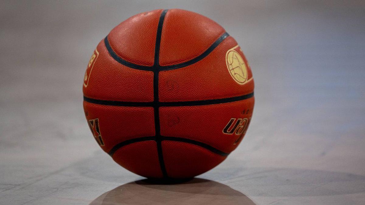31岁怀特黑德宣布退役:从科尼岛到NBA,他写了15 OUT
