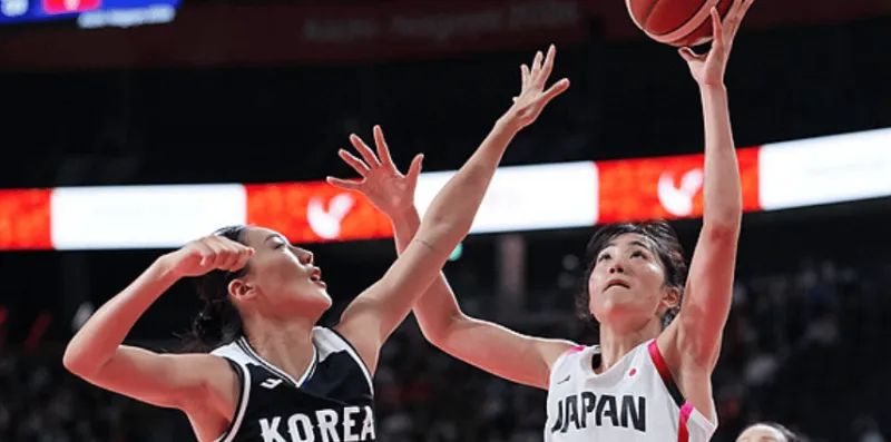 亚运会女篮决赛：韩国女篮75-70战胜日本女篮，李海兰砍下24分