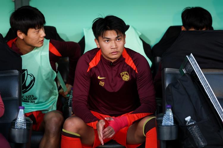 中国U23男足3-0击败泰国U23晋级四强 蒯纪闻：教练提醒尊重对手放平心态
