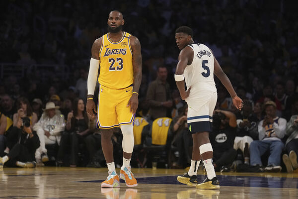 詹姆斯加盟费城76人结束8年湖人生涯 佩林卡称分手过程友好