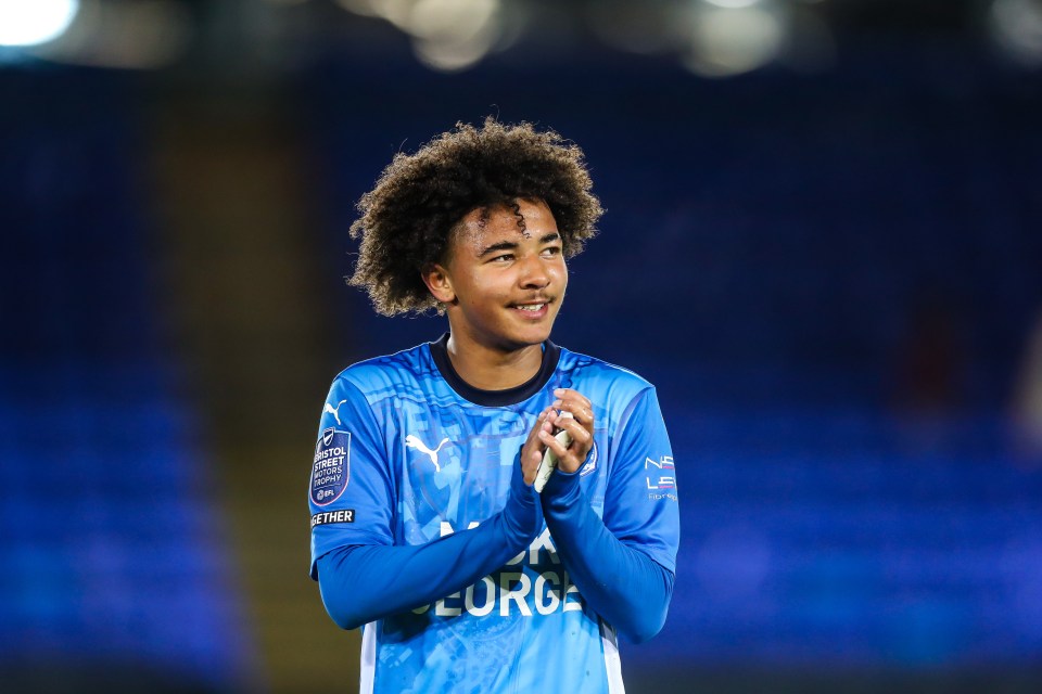 英媒：阿什利-扬之子泰勒-扬加盟斯坦福德
