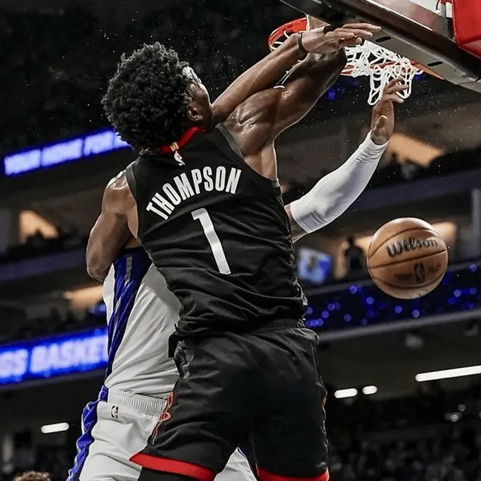 阿门-汤普森上赛季扣篮超200次，成NBA逐回合统计时代第15人