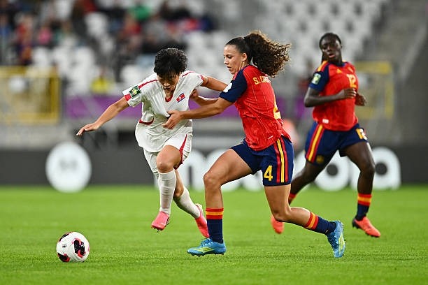 U20女足世界杯半场：西班牙女足U20 0-0 朝鲜女足U20，朴玉一单刀失良机